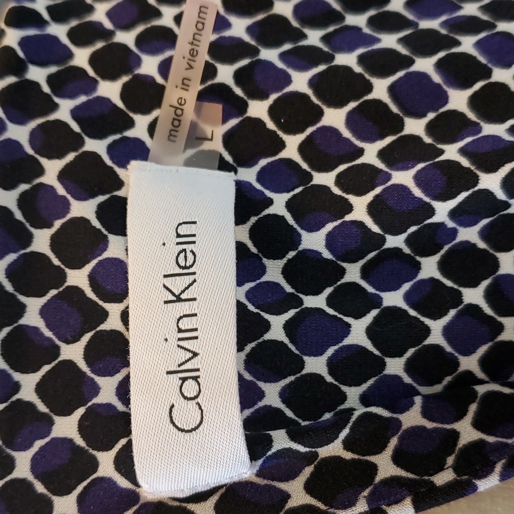 Calvin Klein - Picture 4 of 5